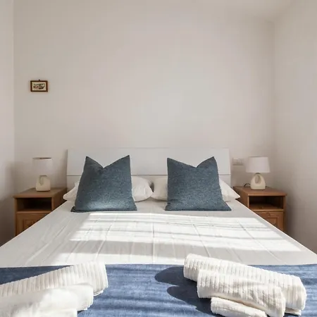 Charming With Terrace - 300m From The - Private Parking 펜션