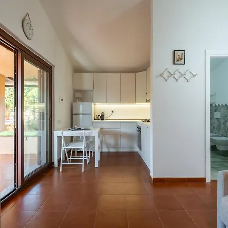 펜션 Charming With Terrace - 300m From The - Private Parking 팔라우